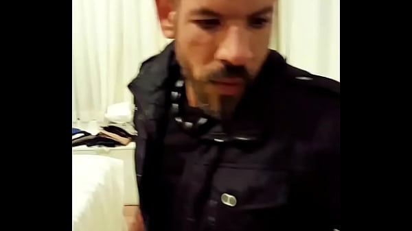 FISTING- QUANDO UM PAU NO SEU CU NÃO É MAIS SUFICIENTE